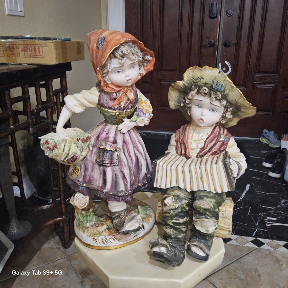 VINTAGE Whimsical Country Children Sculpture - Multicolor - Picture 2 of 4